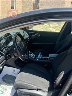 Chrysler 200